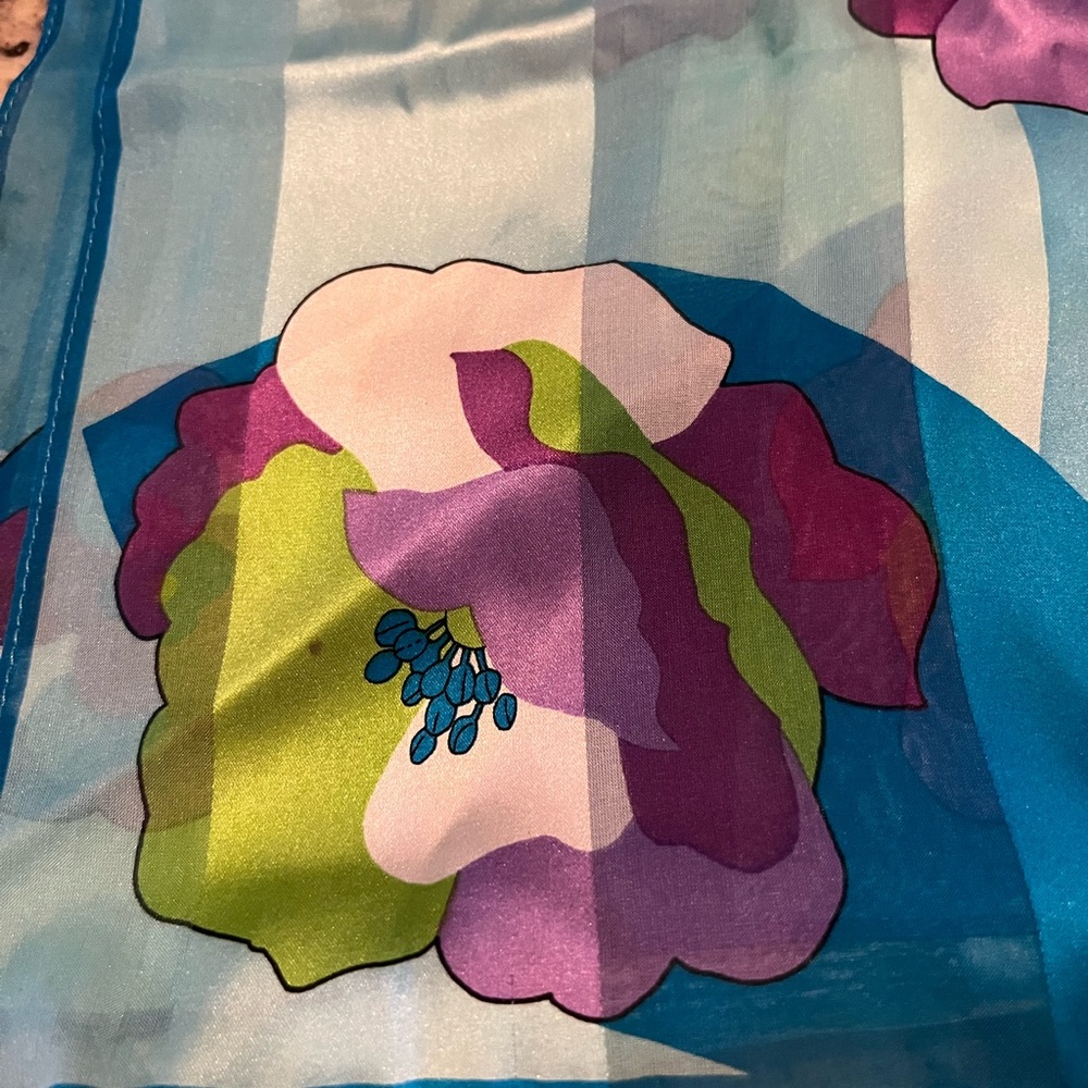 Anne Klein 100% Silk Scarf - Picture 4 of 6